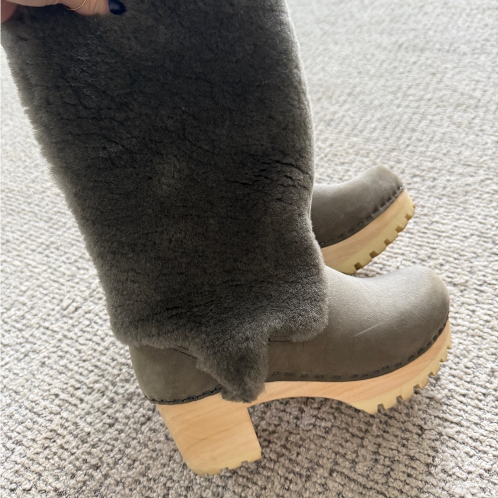 Women's Shearling Lined Boots